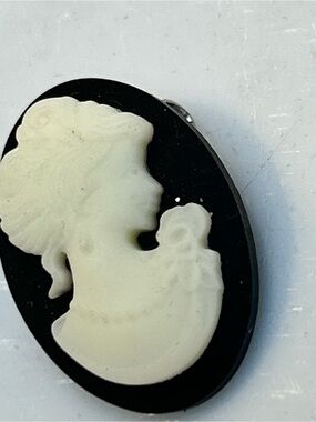 Classic Black and White Cameo Brooch plastic mini pin